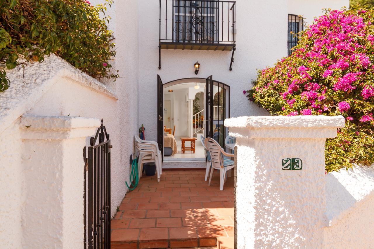 Los Pinos 23 Villas Casasol 内尔哈 外观 照片