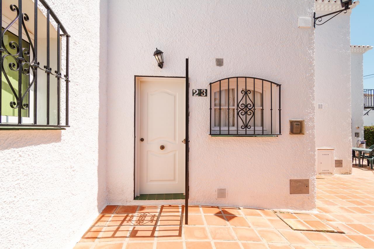 Los Pinos 23 Villas Casasol 内尔哈 外观 照片